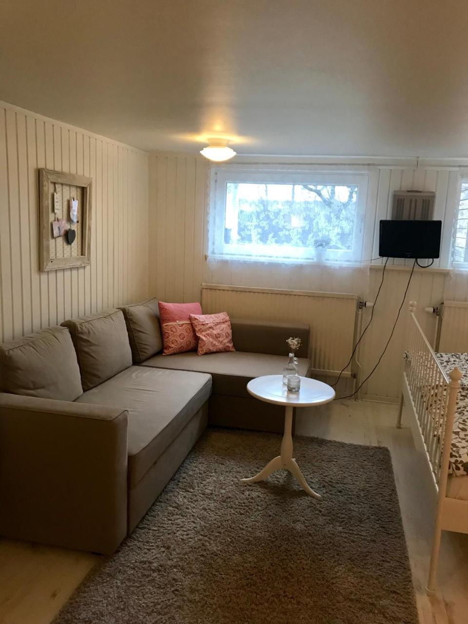 Room With Pentry, Separate Entrance, No Cardpayment Gränna Buitenkant foto