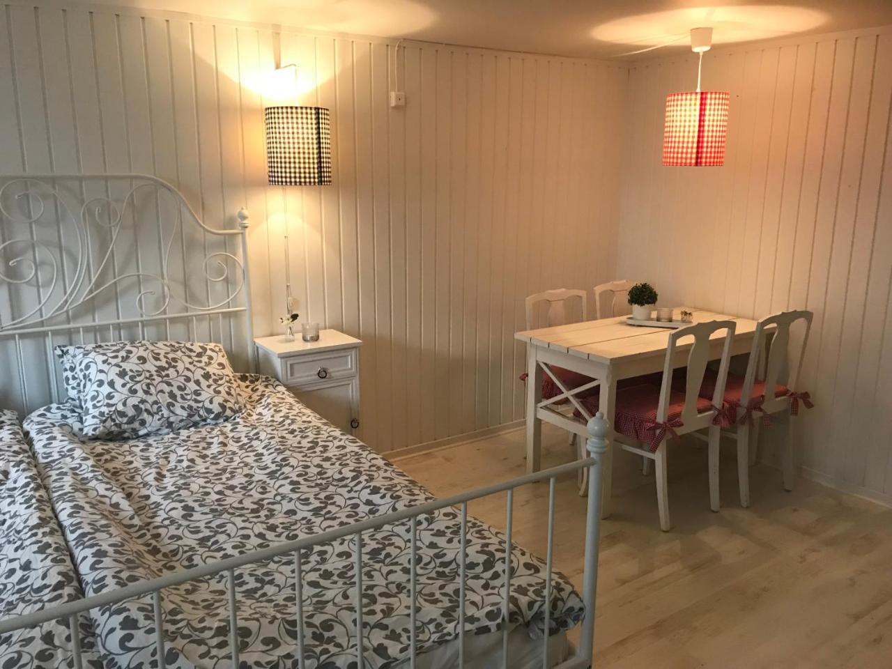Room With Pentry, Separate Entrance, No Cardpayment Gränna Buitenkant foto