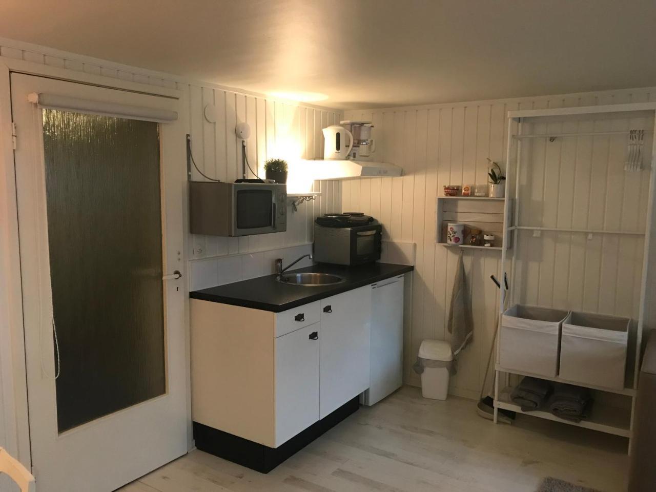Room With Pentry, Separate Entrance, No Cardpayment Gränna Buitenkant foto