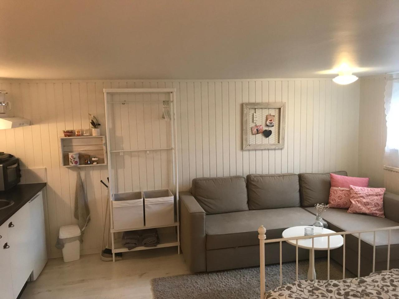 Room With Pentry, Separate Entrance, No Cardpayment Gränna Buitenkant foto